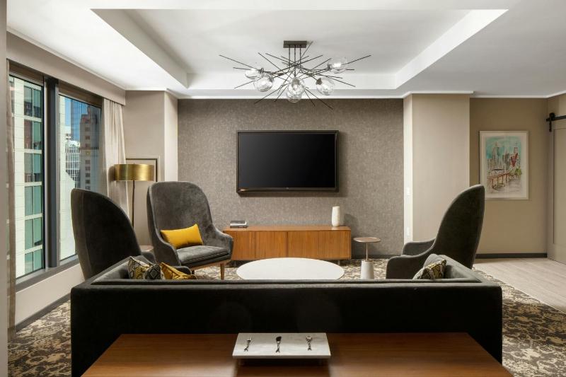 Epicurean Atlanta Autograph Collection - image 30