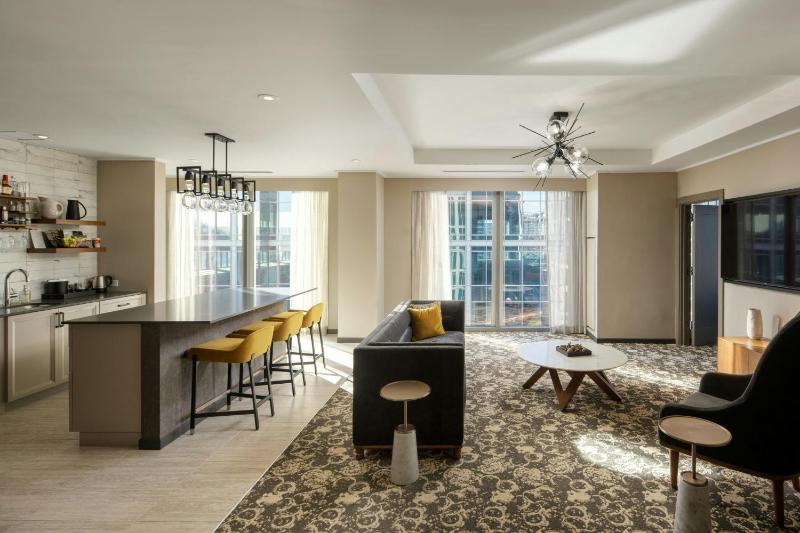 Epicurean Atlanta Autograph Collection - image 47