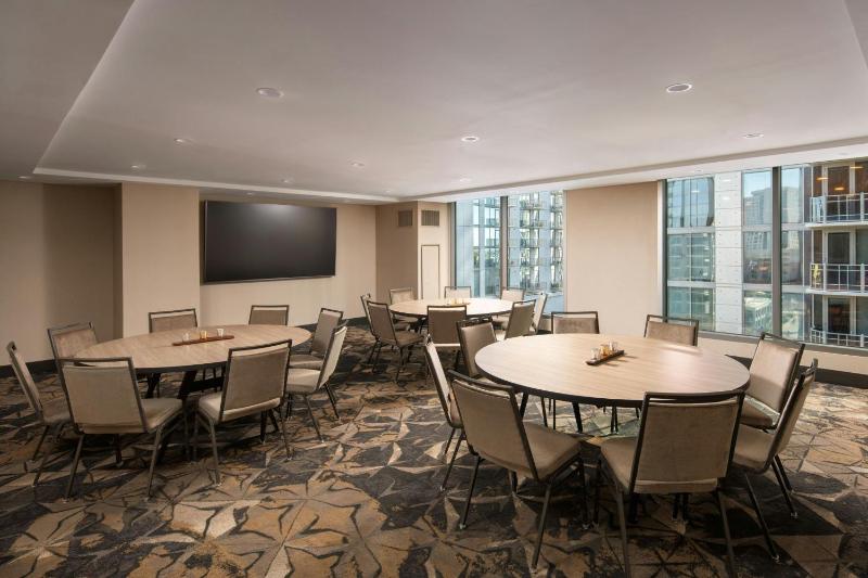 Epicurean Atlanta Autograph Collection - image 22