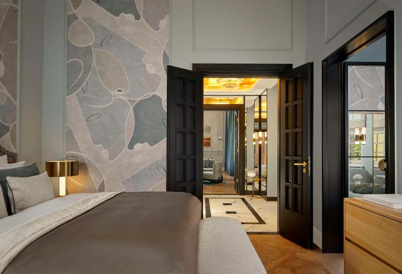 Signature Suite image 3