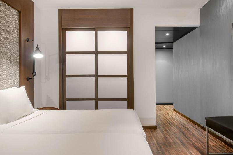 Triple Standard Twin, Guest room, 3 Twin/Single Bed(s) image 1