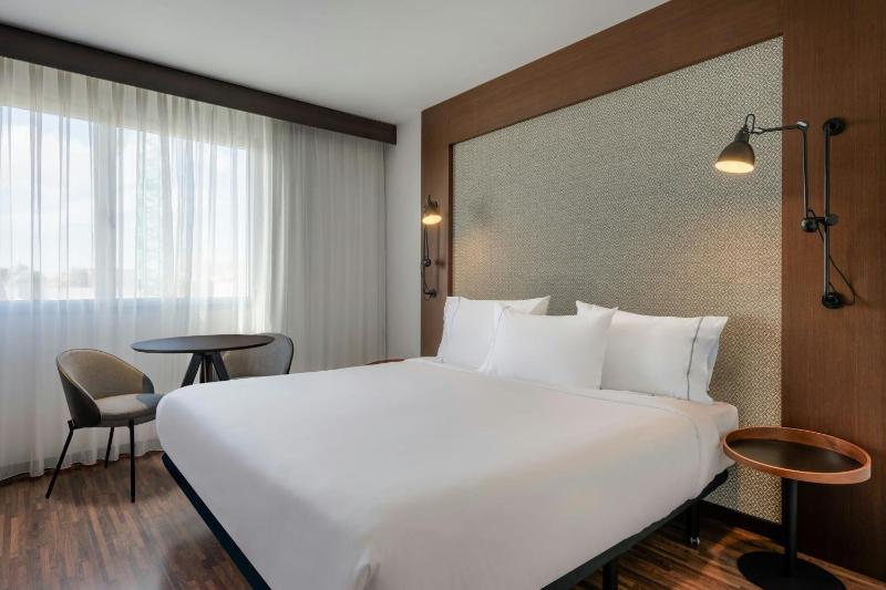 Standard Queen, Guest room, 1 Queen image 4