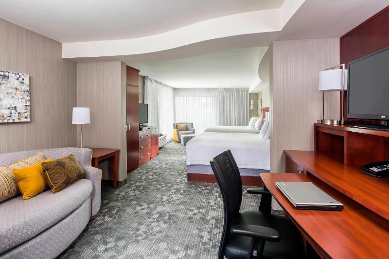 Queen Suite with Sofa Bed image 3