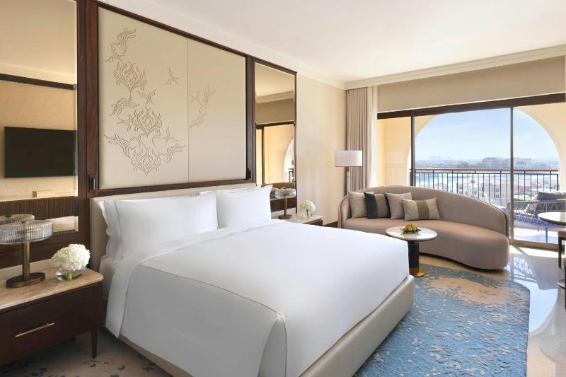 Deluxe King, Guest room, 1 King image 3