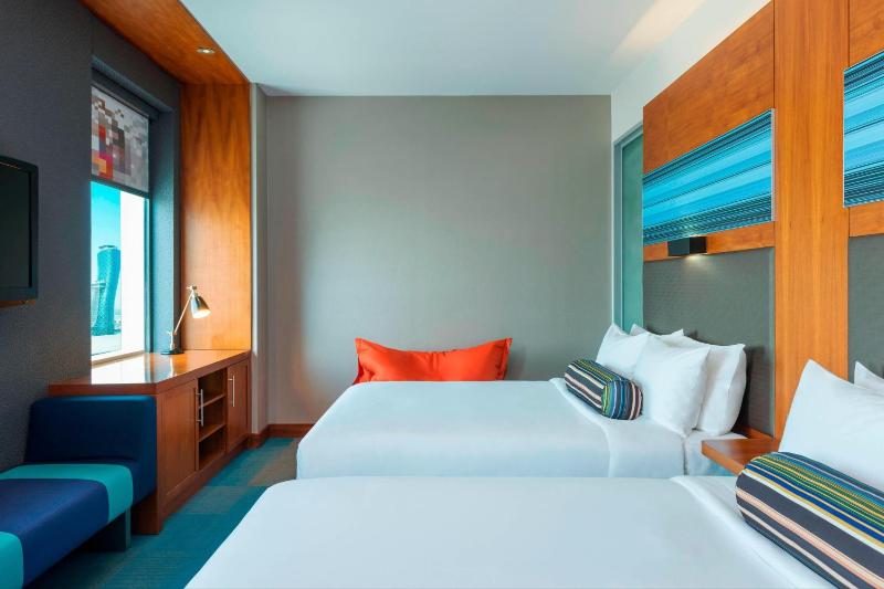 Splash Room, Guest room, 2 Queen, Pool view image 4
