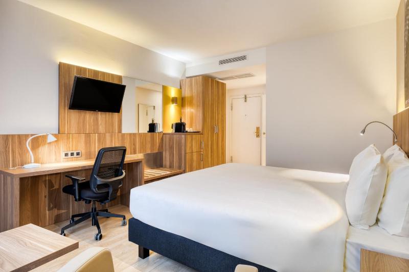Standard Room image 1