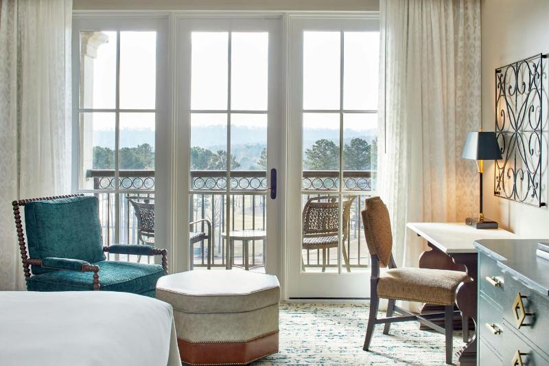 Guest room, 1 King, Resort view, Balcony image 1