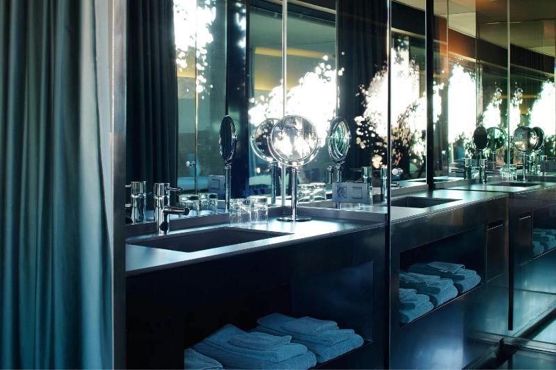 Junior Twin Suite with City View image 2