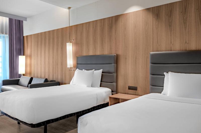 Superior Twin Room image 1