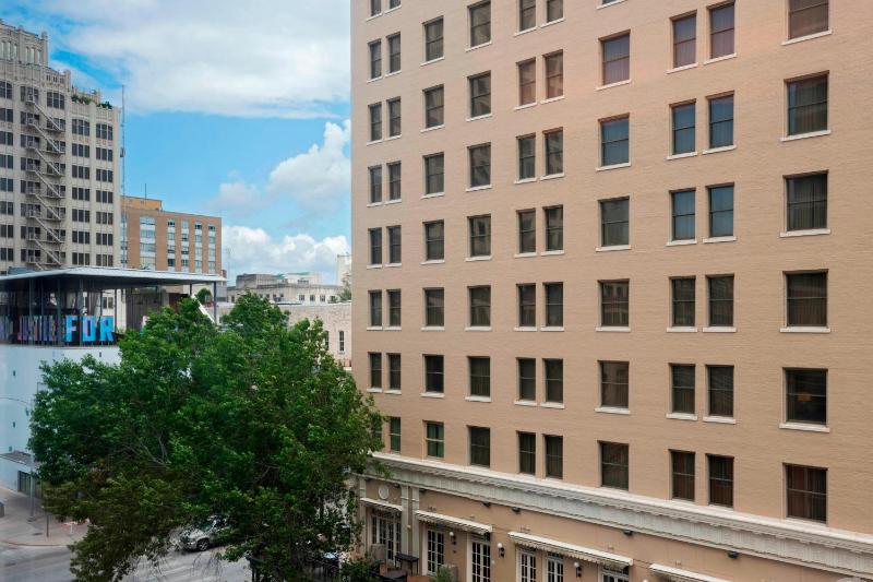 Aloft by Marriott Austin Downtown - image 18