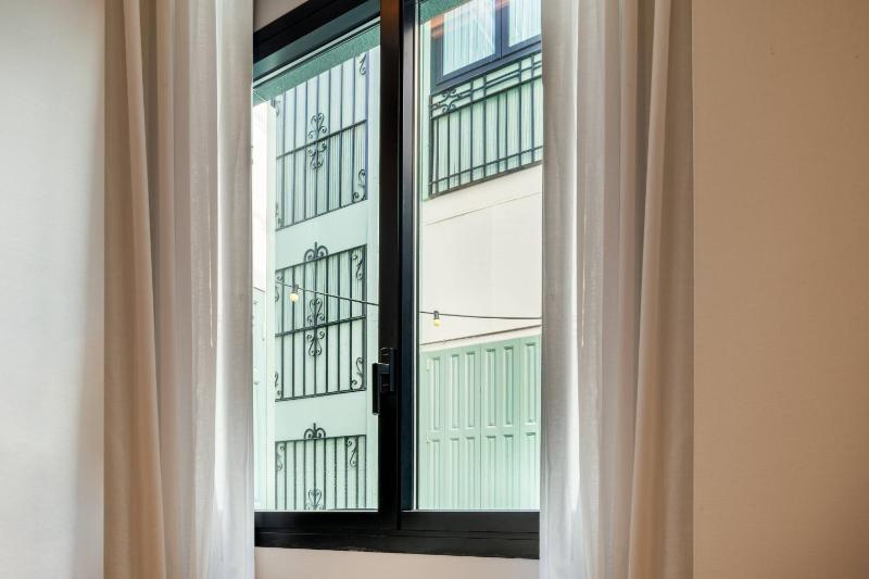 Deluxe Double Room image 3