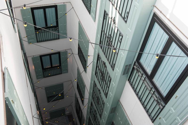 Deluxe Double Room image 4