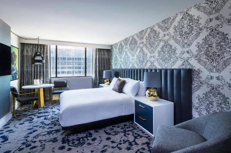 Classic, Guest room, 1 King image 4