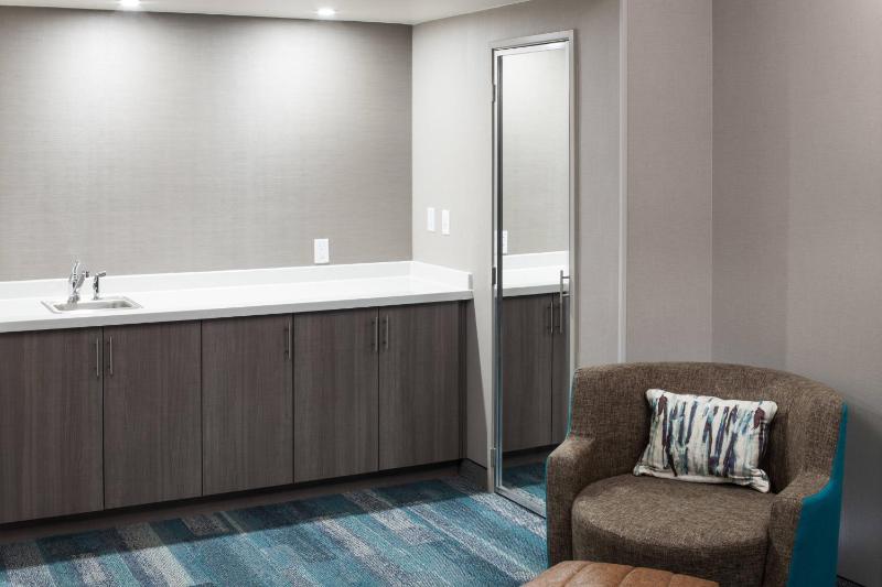 King Suite with Sofa Bed image 3