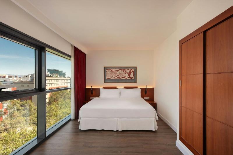 Corner King Room image 3
