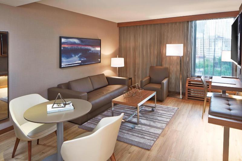AC Hotel Atlanta Downtown - image 9