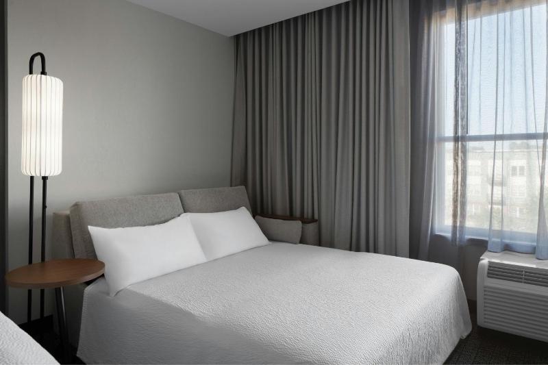 King Room with Sofa Bed image 1