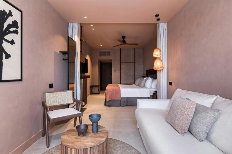 Horizon Junior - Suite with Sofa Bed and Balcony image 4