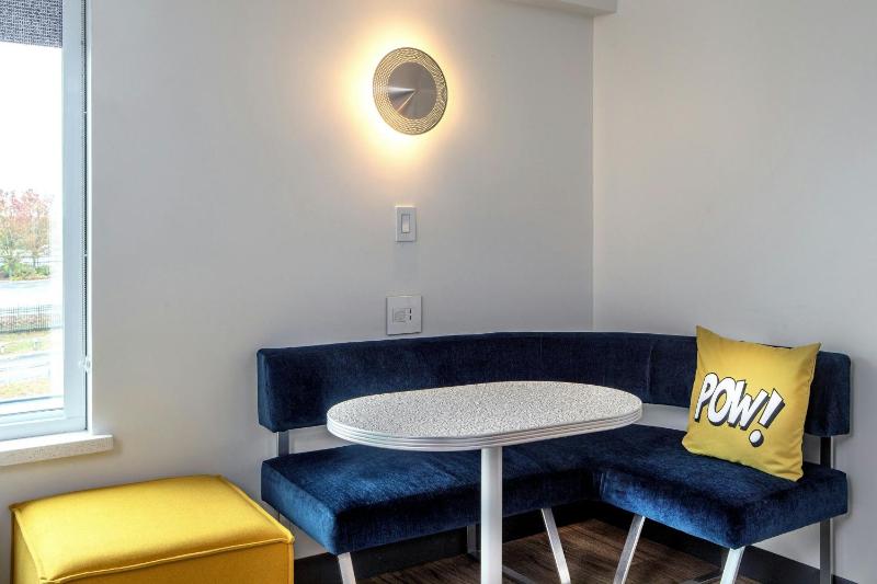 King Room image 4