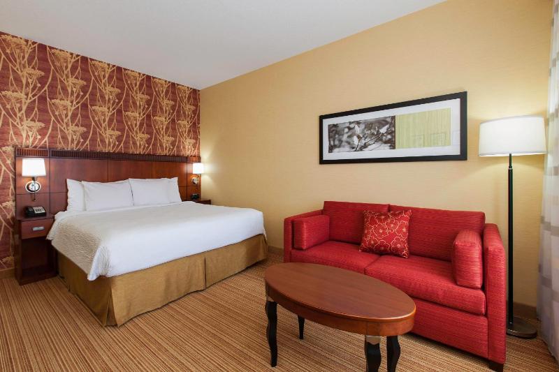 King Room with Sofa Bed image 1