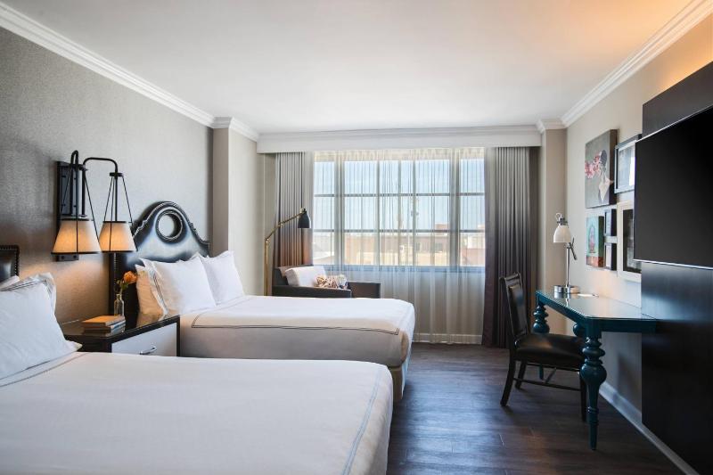 The Lindy Renaissance Charleston Hotel - image 29