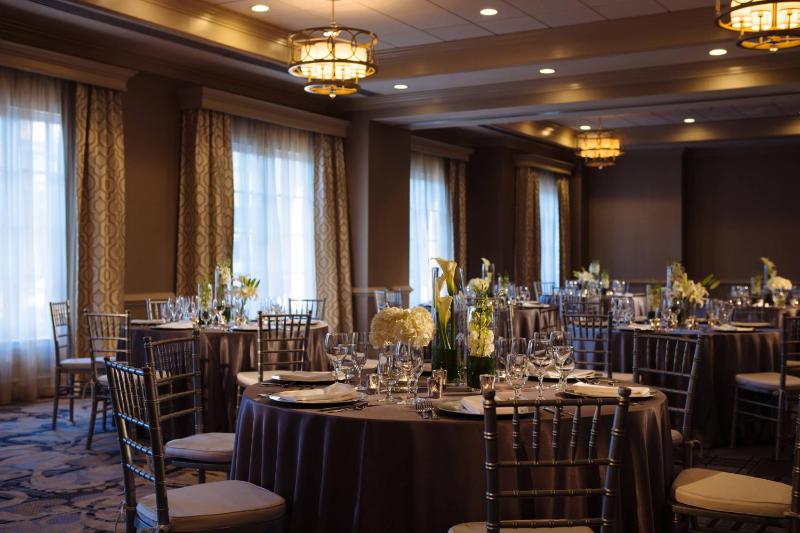 The Lindy Renaissance Charleston Hotel - image 13