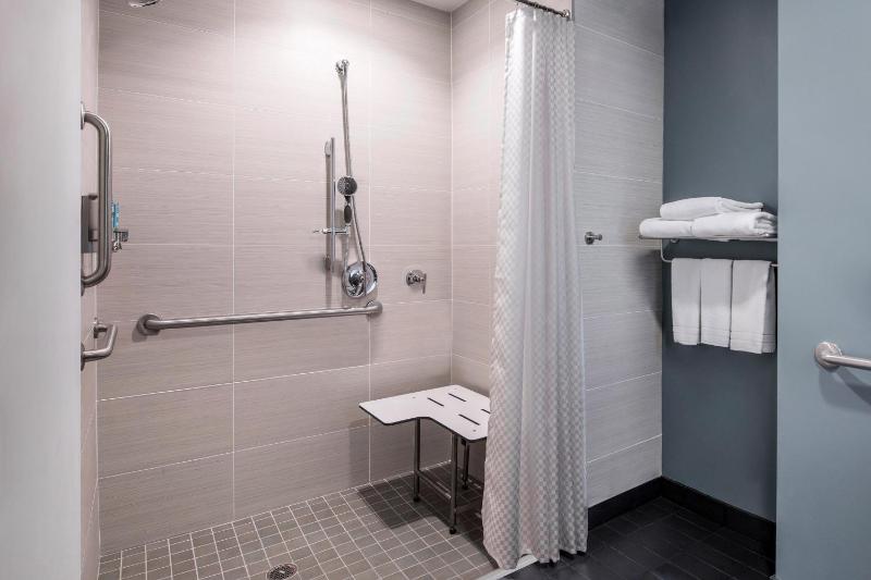 Aloft, Guest room, 2 Queen image 2