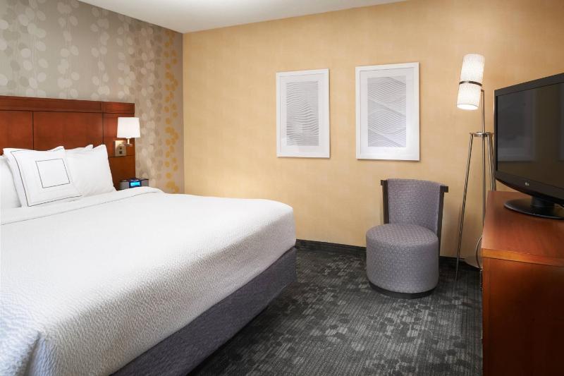 One-Bedroom King Suite image 3
