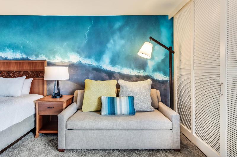King Room with Sofa Bed image 1