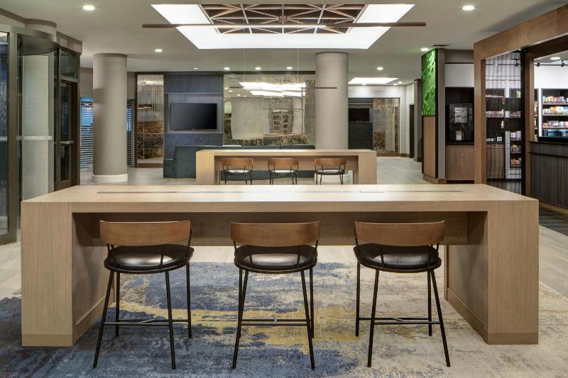 Courtyard by Marriott Chicago Downtown/River North - image 5