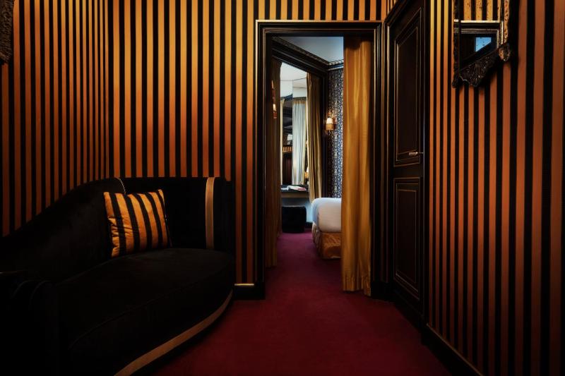 Two-Bedroom Suite with Private Access to Pool and Spa image 1