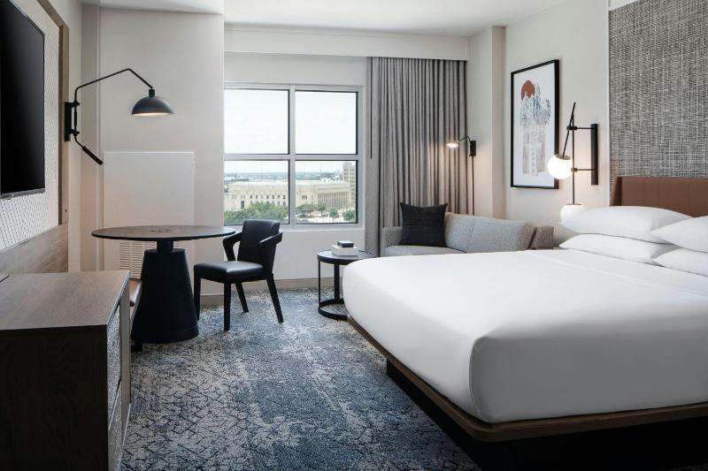 King Room image 3