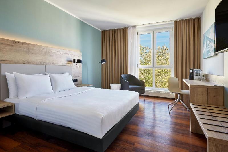 Courtyard by Marriott Dresden - image 6