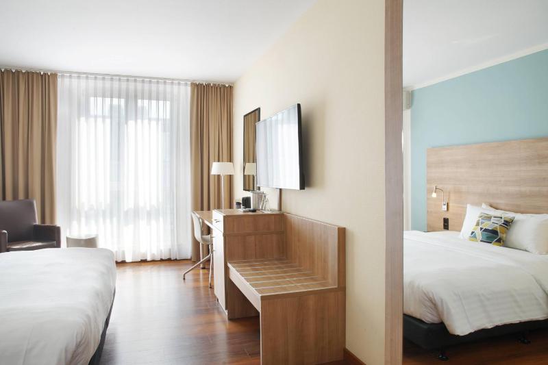 Courtyard by Marriott Dresden - image 16