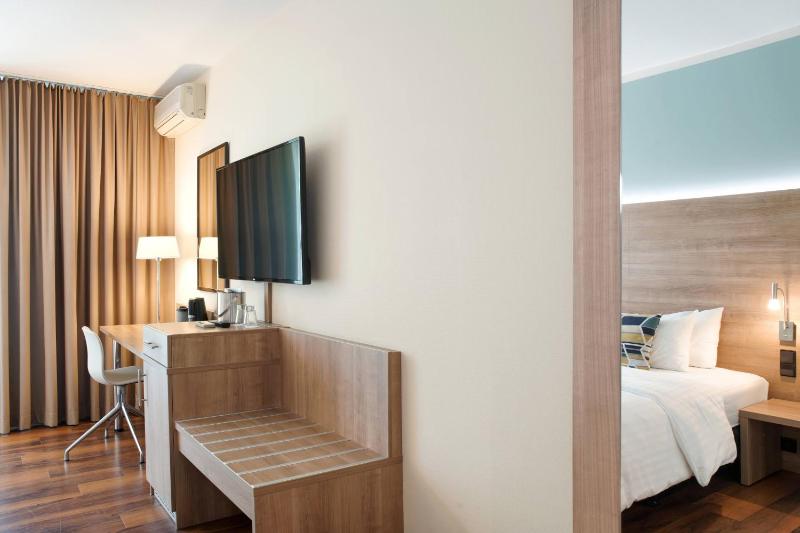 Courtyard by Marriott Dresden - image 14