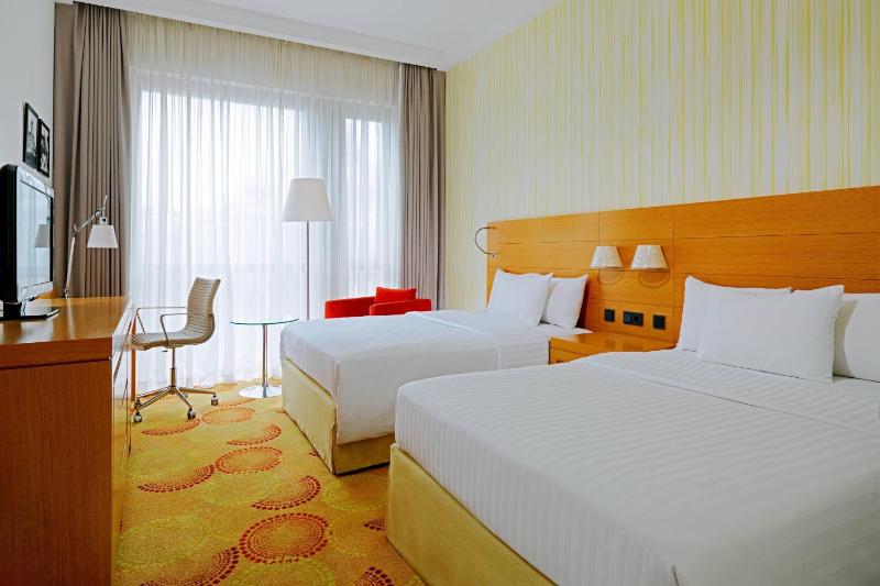 Deluxe Room with Two Double Beds image 1