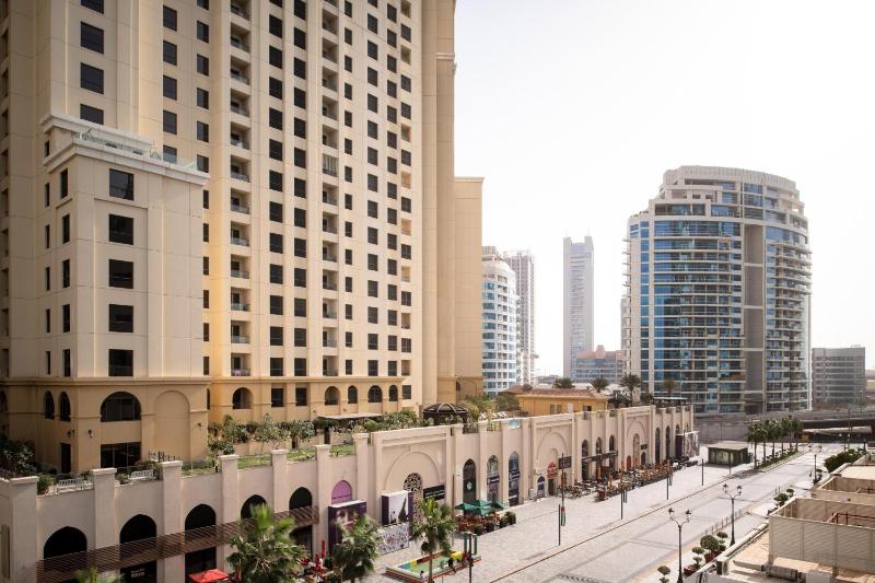 Deluxe King Room - JBR View, Private beach Access image 1