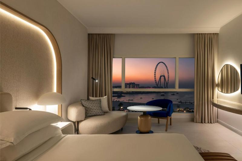 Deluxe King Room - Sea View, Private beach Access image 3
