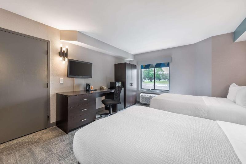 Double Room - Non-Smoking  image 1
