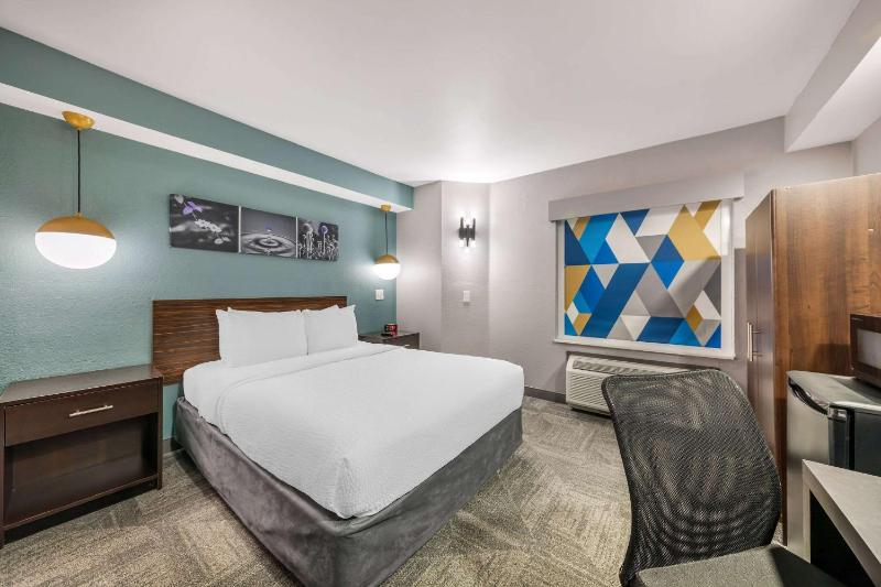 Queen Room image 4