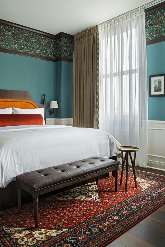 One-Bedroom King Suite image 4