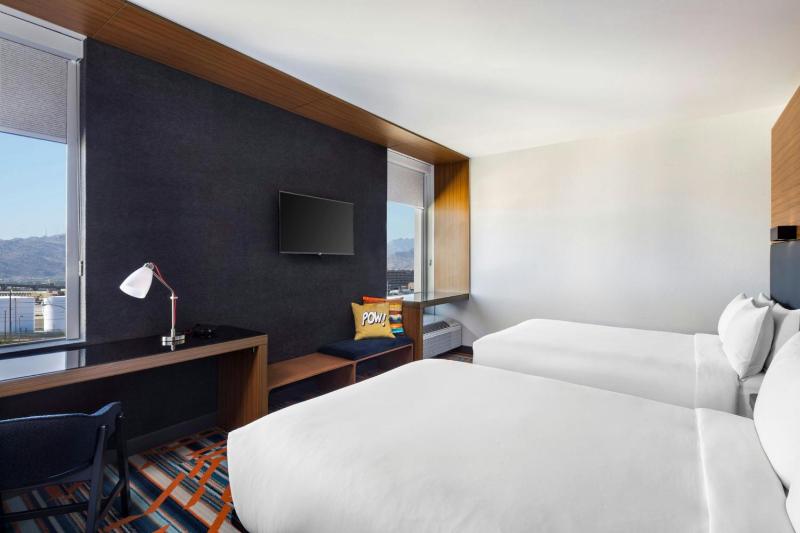 Aloft, Guest room, 2 Queen image 4