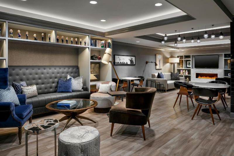 King Guest Room - Club Level image 2