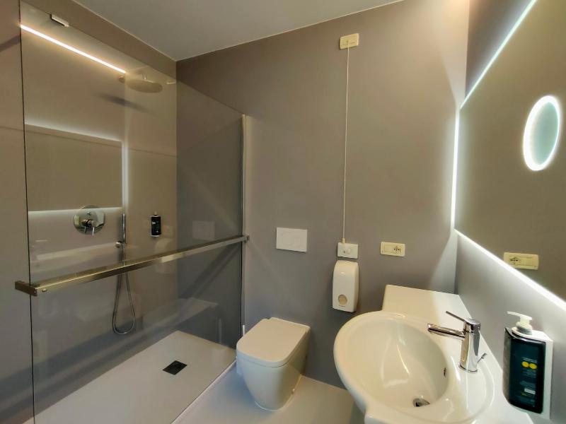Deluxe Triple Room image 1