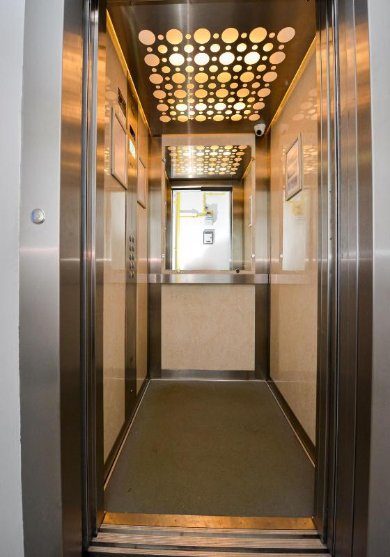 Luxury Suite image 1