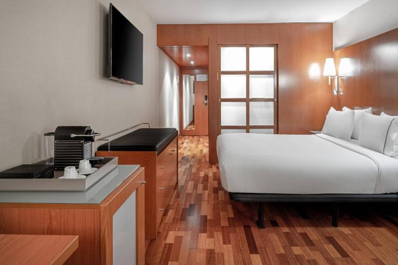 Superior King Room image 1
