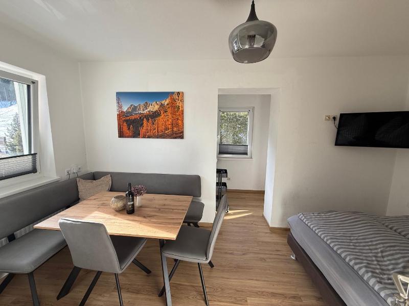 One-Bedroom Apartment image 1