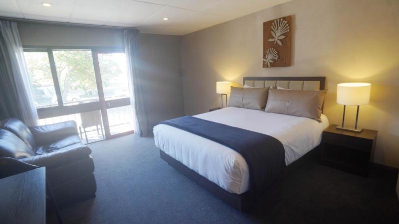 136 On Bealey Motel - image 10