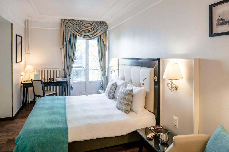 Superior, Guest room, 1 Queen, City view image 1