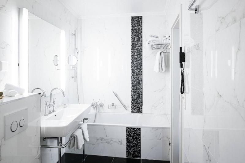 Superior, Guest room, 2 Twin/Single Bed(s), City view image 4